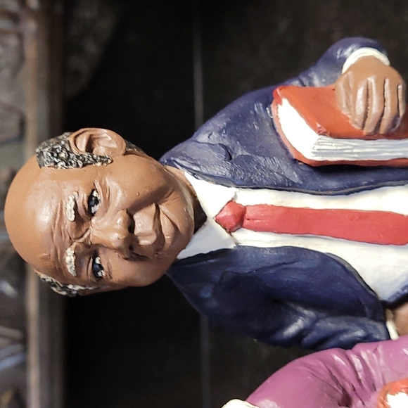 ⛪️Church Couple Figurines - Picture 4 of 8